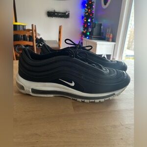 Nike Air Max - Men’s size 12 - Black and white - Like new!